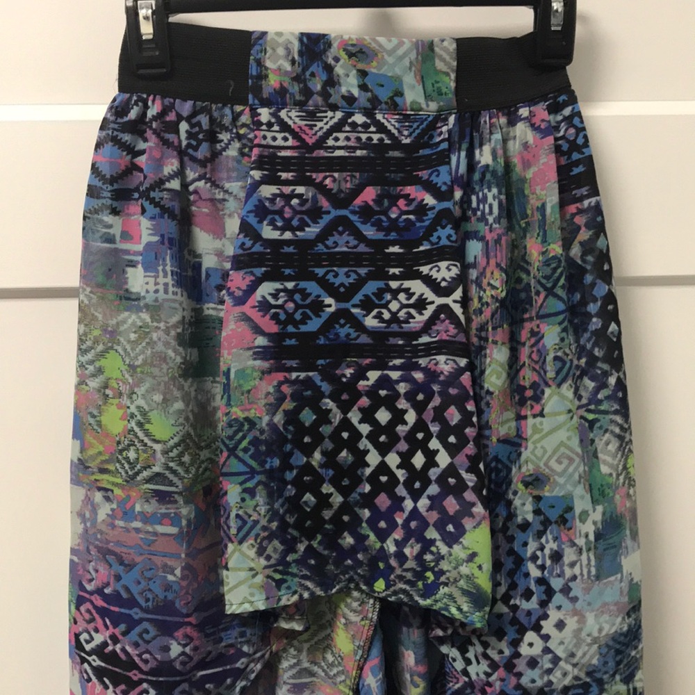 Hi-Lo patterned skirt